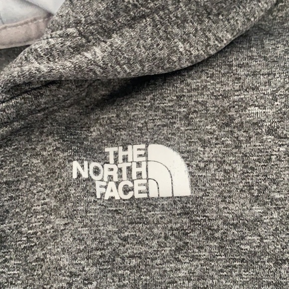 The North Face women’s Grey Sporty Jacket Hoodie Sweatshirt XS lightweight layer - Picture 2 of 4